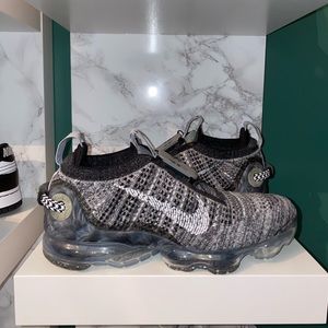 Air Max Youth 6.5 (Women’s 8)